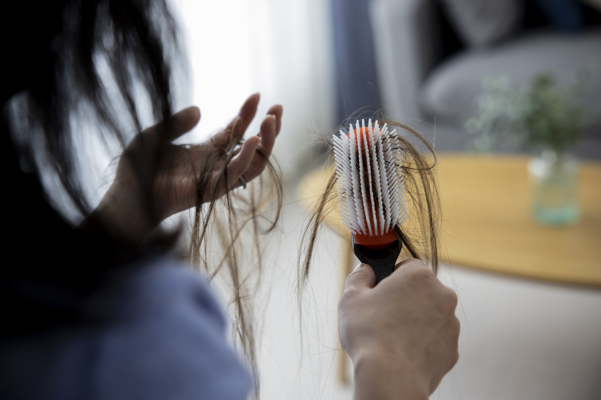 美容師が教える！女性の抜け毛を予防する6つの対策