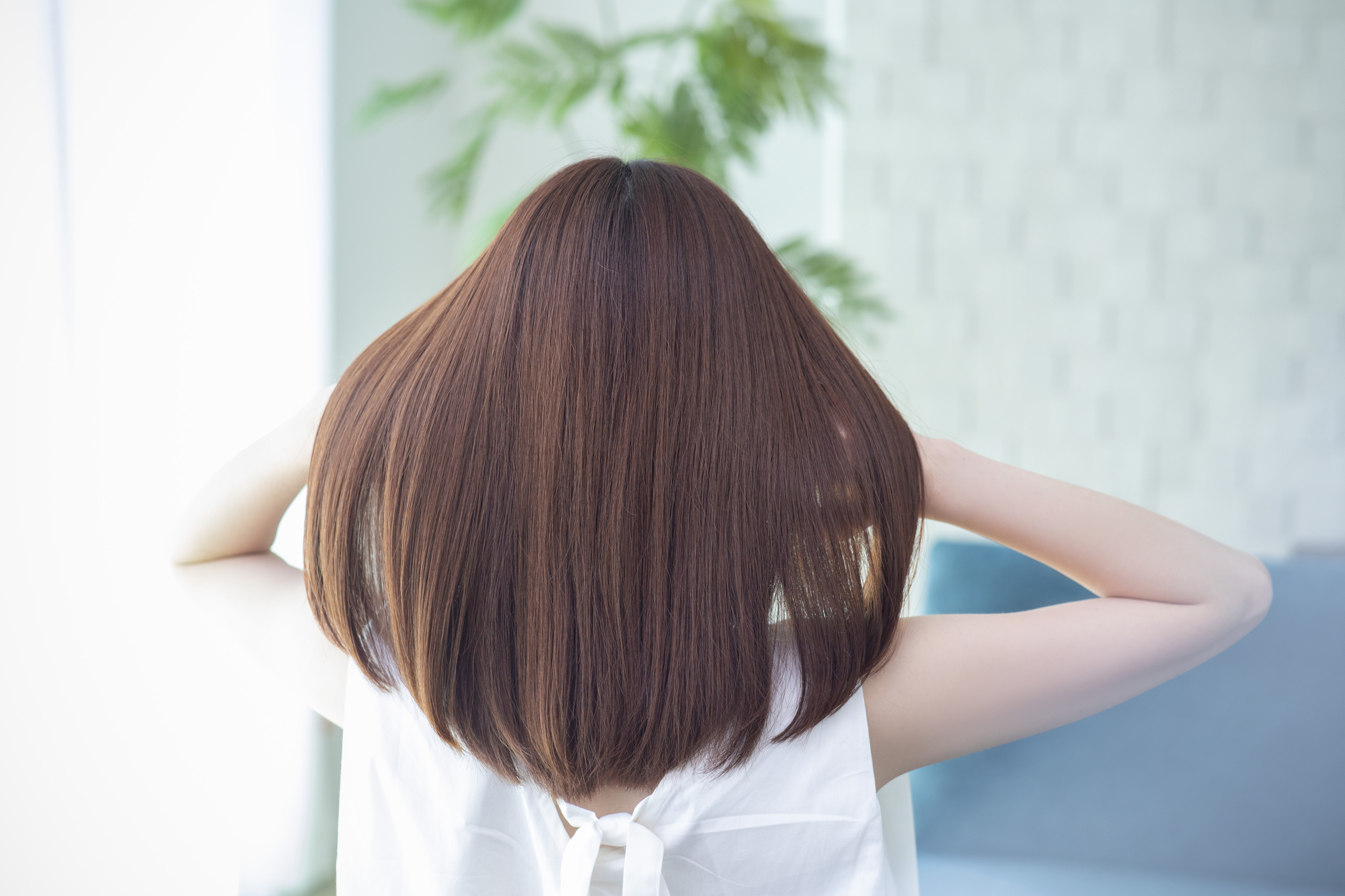 美髪の秘密は頭皮環境にある？美容師が解説する簡単ケア方法5選